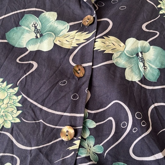 Tommy Bahama button down - Picture 3 of 3